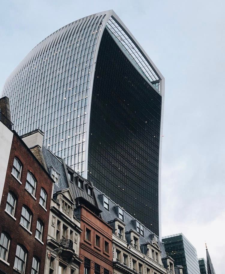 3. Konaklama için en çok yararlandığım siteler Airbnb ve SpareRoom oldu.