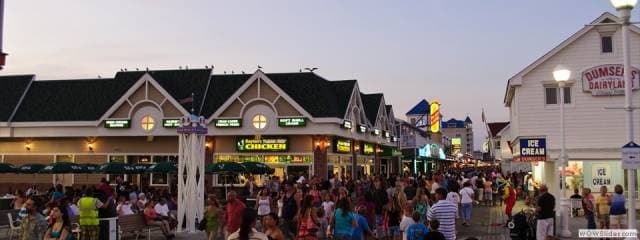 1. Turistik bir bölgededir.