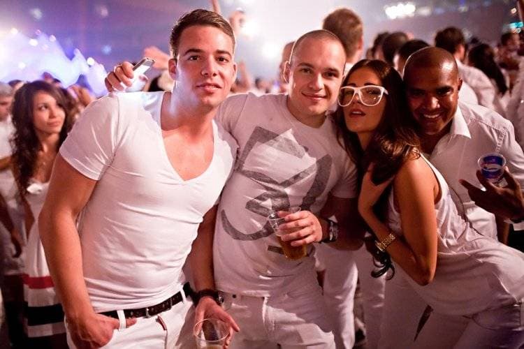 5. Amsterdam'da Sensation White'a gittiğinde..