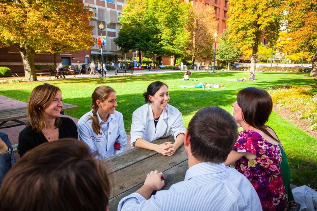 5. Gittiğiniz ülkede profesyonel bağlantılar kurabilirsiniz.