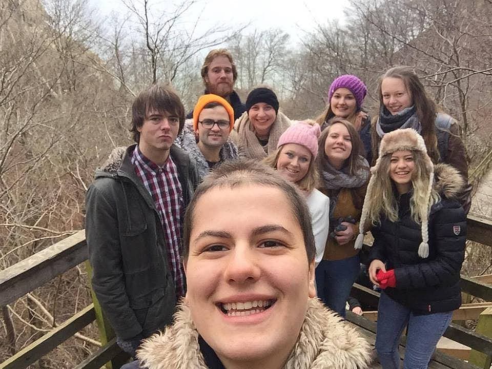 55. Arkadaşlarım benim.