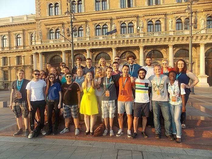 6. Üniversitelerde İngilizce eğitim verilir.