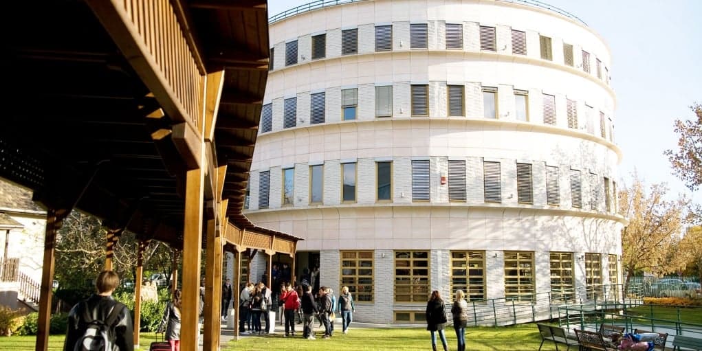 10. Budapeşte Metropolitian Üniversitesi