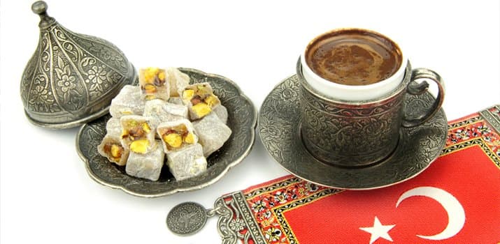 2. Türk kahvesi ve lokum ikram edin.