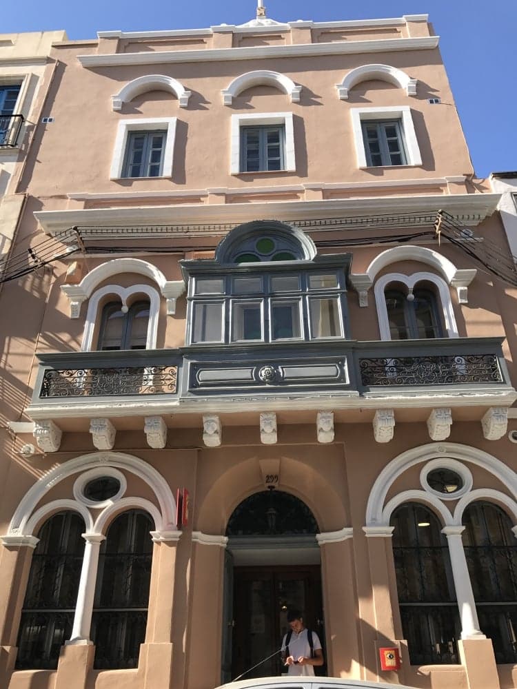 13a. Okulun binası yeni ve sınıfımız çok güzeldi.