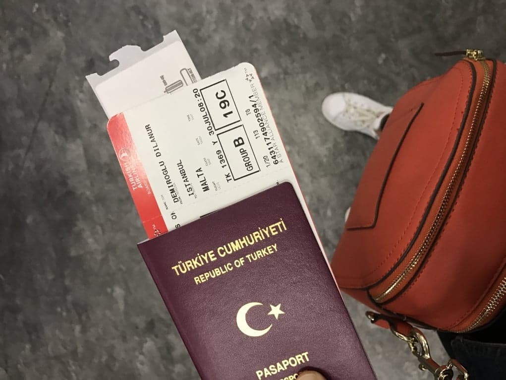 3. Schengen vizesi ve Malta uçak biletinizi erkenden ayarlayın.