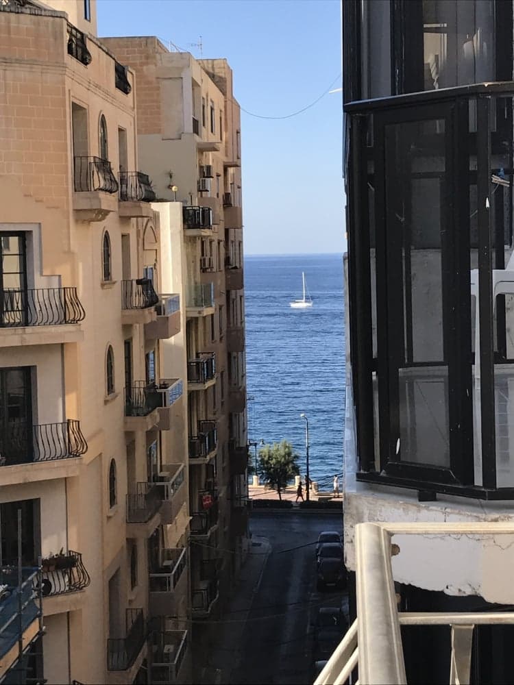 5. Malta'da dil okulu konaklamasını paylaşımlı daireden yana kullandım.