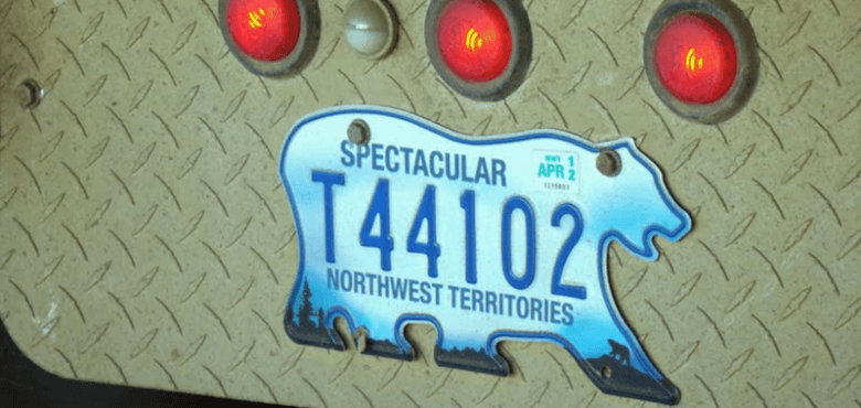 5. Ülkenin kuzey bölgelerinde araç plakaları kutup ayısı şeklindedir.