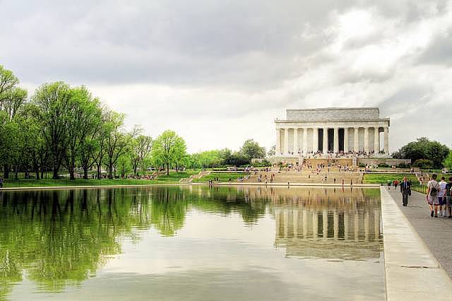 5. Reflecting Pool & Lincoln Memorial