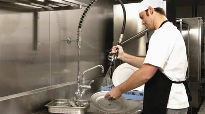 Work and Travel’da Dishwasher Olmanın 5 Dezavantajı
