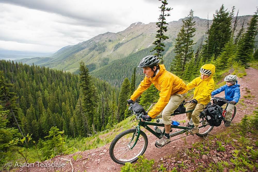 9. Montana Glacier National Park'ta bisiklet kullanın.