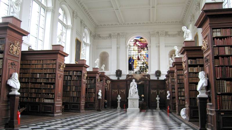 17. Wren Library, University of Cambridge (Cambridge)