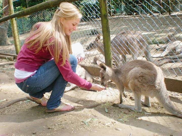 4. Sidney'de kanguru beslerken..