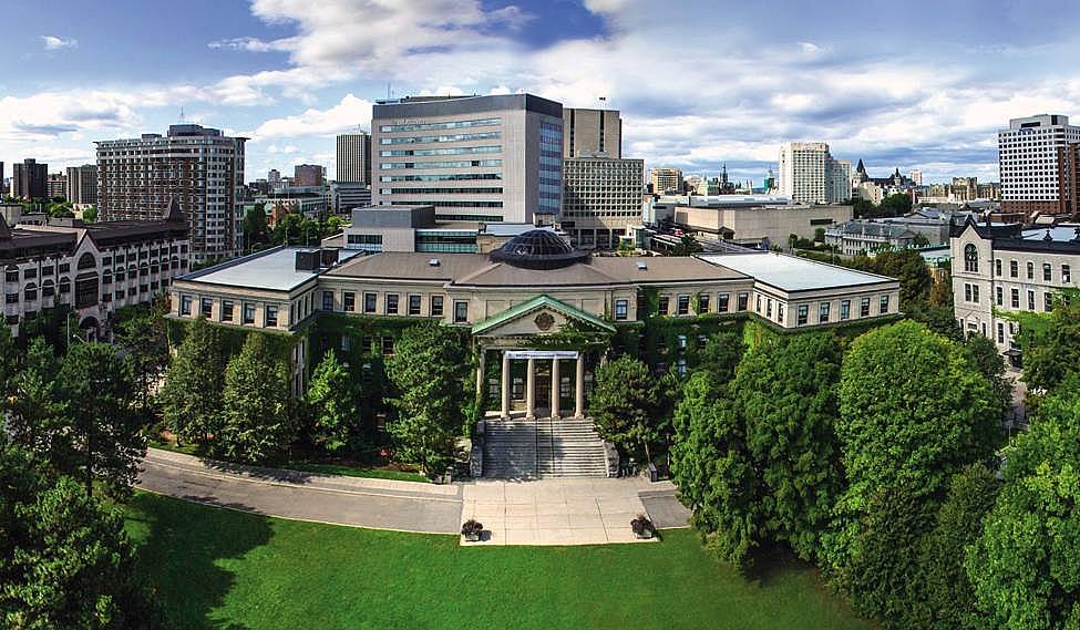 9. Ottawa Üniversitesi - Ontario