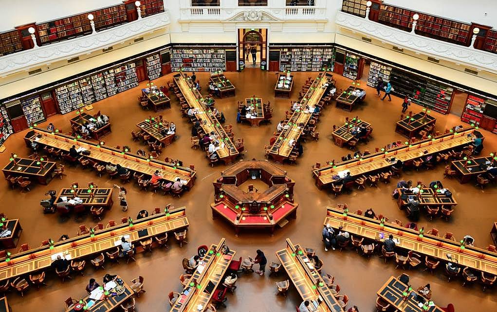 7. La Trobe, şehir kütüphanesi - Melbourne, Avustralya