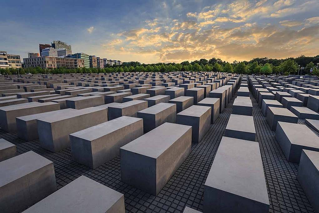 15. Katledilen Avrupalı Yahudiler Anıtı ‘’Holokost Anıtı’’