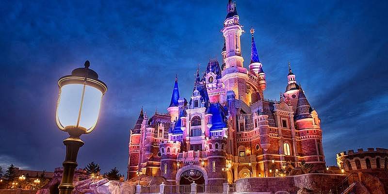 1. Disney World (Disneyland)