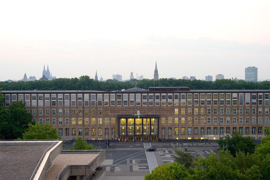 8. University of Cologne - Almanya