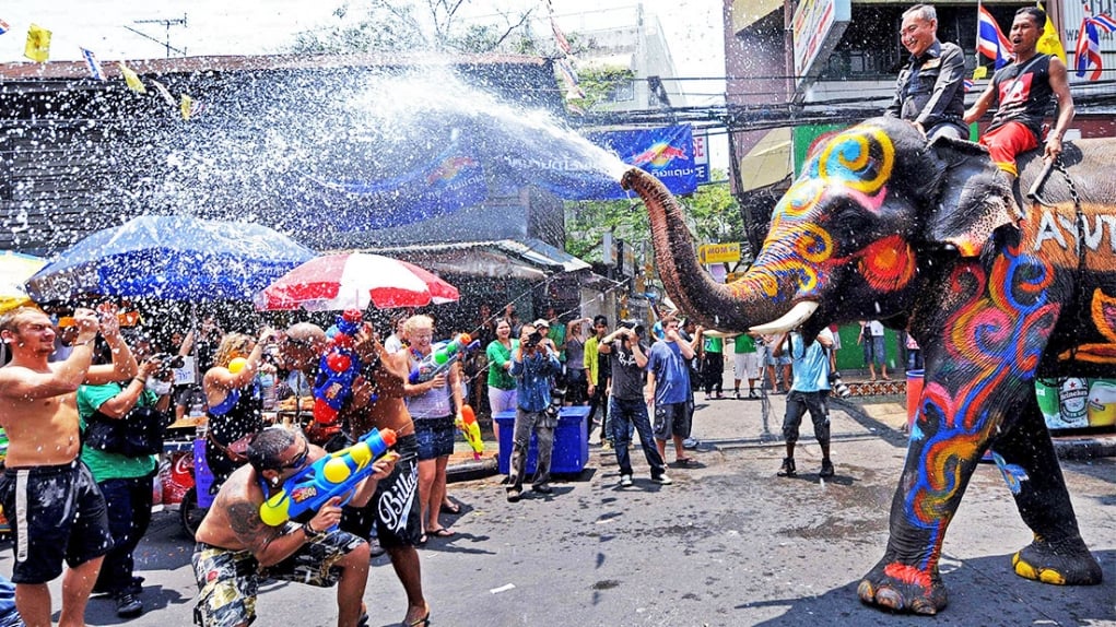 4. Songkran Festivali
