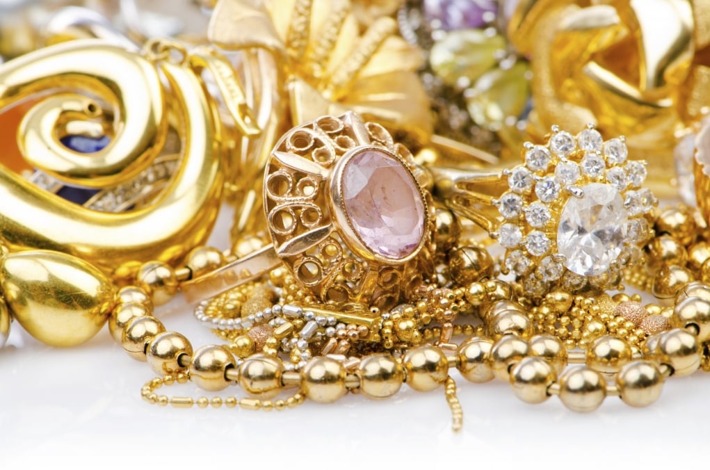 3. Mücevher, takı gibi değerli eşyalarınızı evde bırakın.