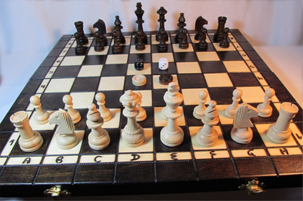 7. Tavla, satranç takımı vs. hobi eşyalarınızı evde bırakın.